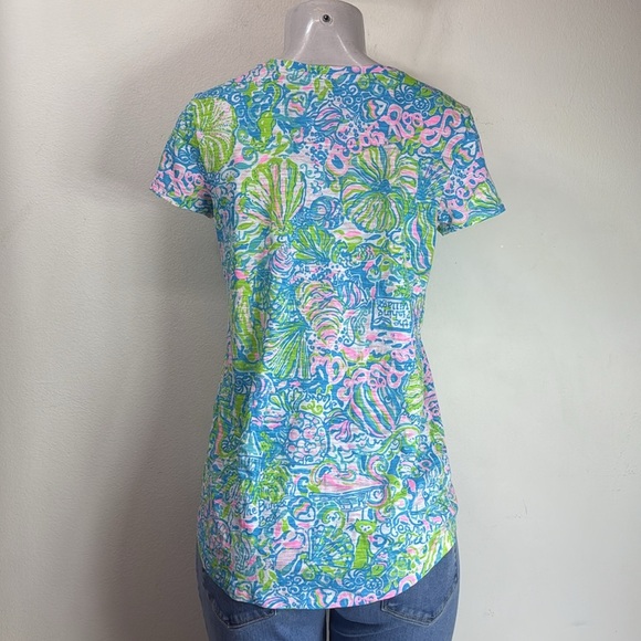 (T2) Lilly Pulitzer®
Women's Etta V-Neck T-Shirt, Vibrant Multicolor, Size XS - Picture 6 of 13